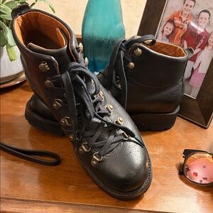 Frye vintage Black Leather Lace-Up Boots with Tan Interior